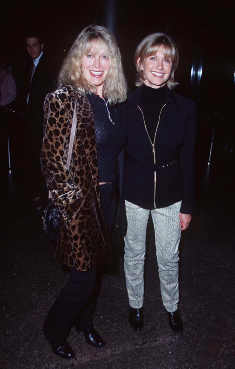 Olivia Newton-John and Rona Newton-John at event of If These Walls Could Talk (1996)