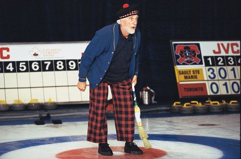 Still of Leslie Nielsen in Men with Brooms (2002)