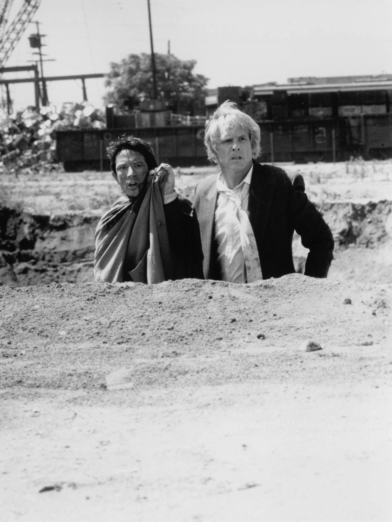 Still of Nick Nolte and Martin Short in Three Fugitives (1989)