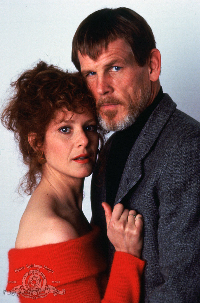 Nick Nolte and Debra Winger in Everybody Wins (1990)