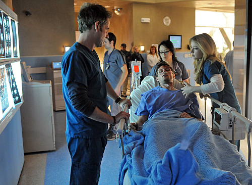 Still of Jeremy Northam and Elisabeth Harnois in Miami Medical (2010)