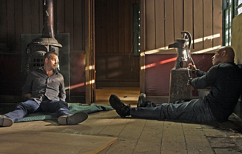 Still of Chris O'Donnell and LL Cool J in NCIS: Los Angeles (2009)