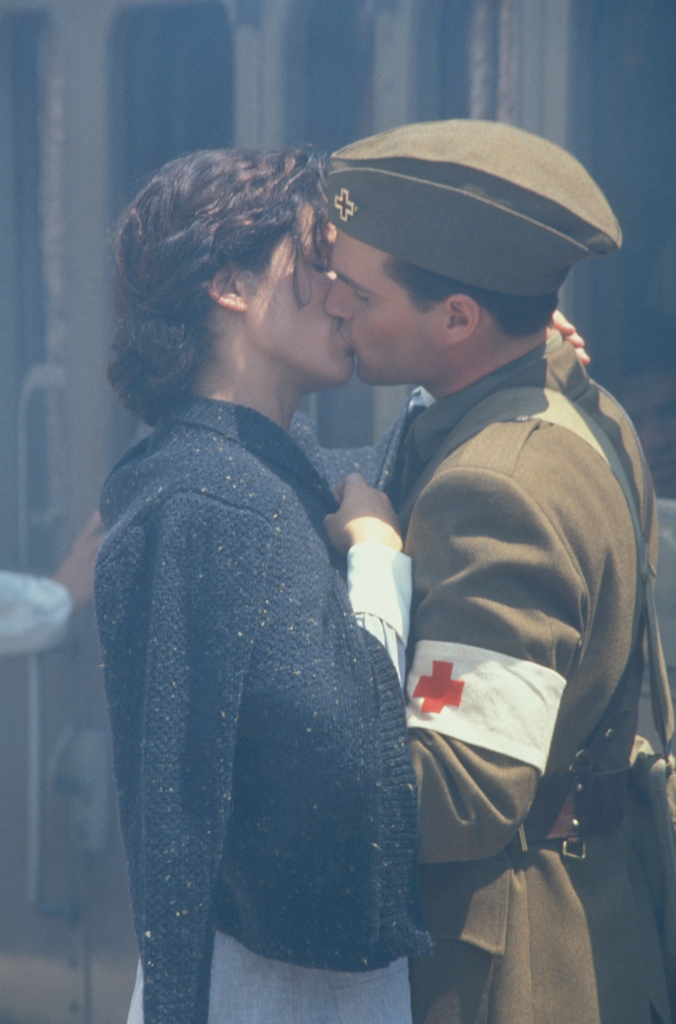 Still of Sandra Bullock and Chris O'Donnell in In Love and War (1996)