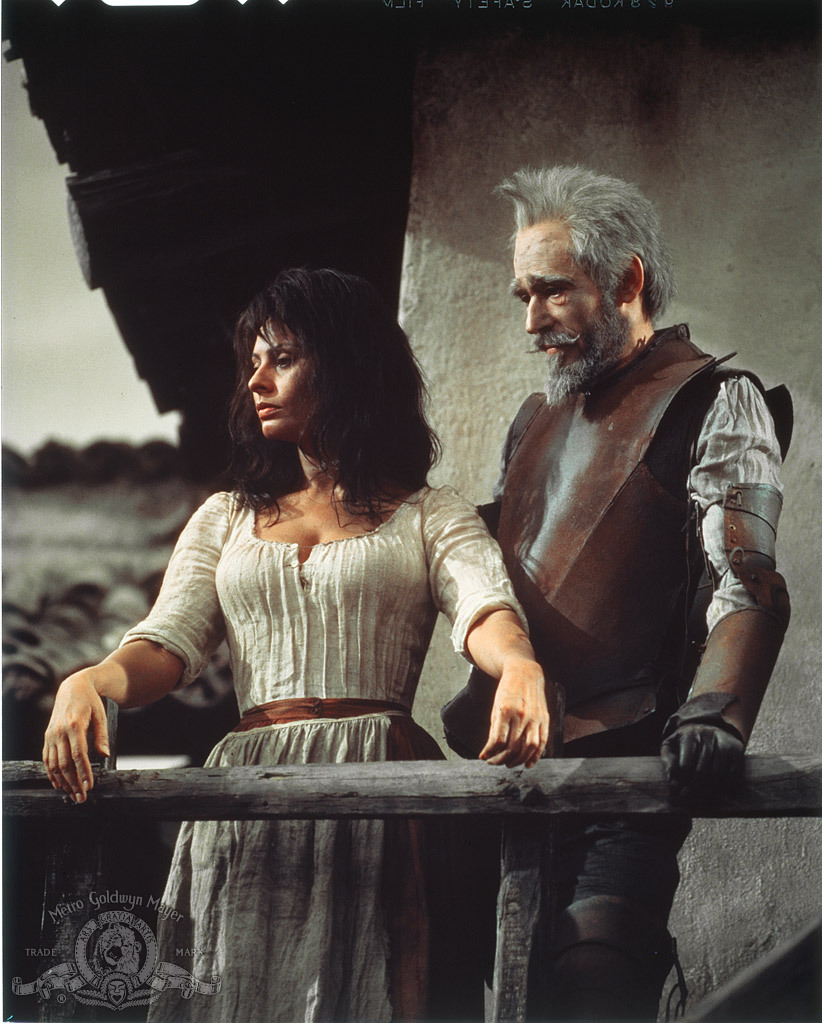 Still of Sophia Loren and Peter O'Toole in Man of La Mancha (1972)