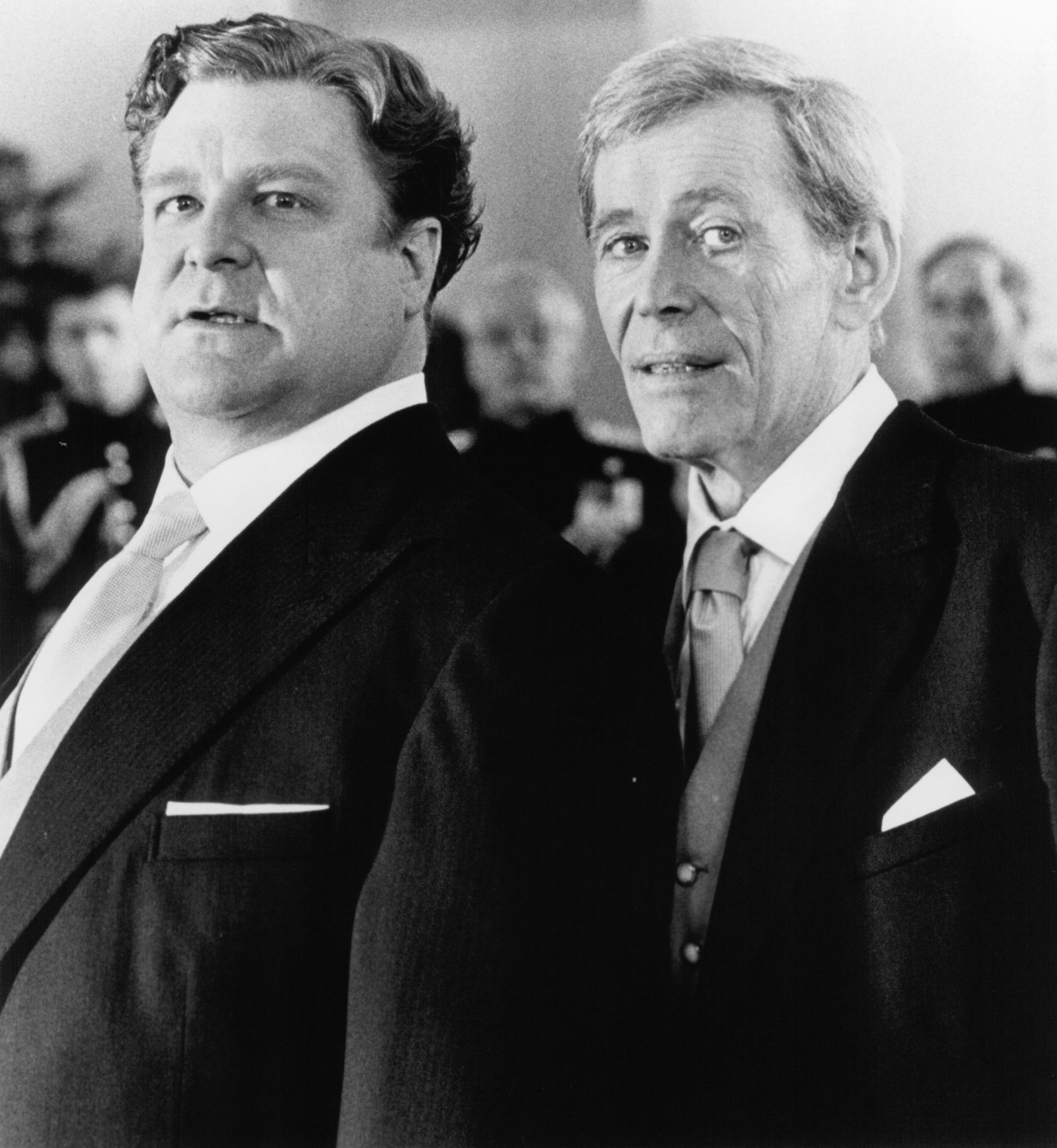 Still of John Goodman and Peter O'Toole in King Ralph (1991)