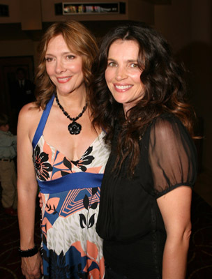Glenne Headly and Julia Ormond at event of Kit Kittredge: An American Girl (2008)
