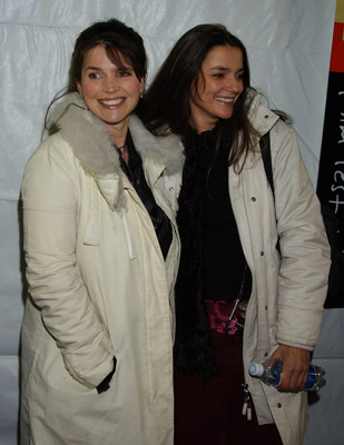 Julia Ormond and Katja von Garnier at event of Iron Jawed Angels (2004)