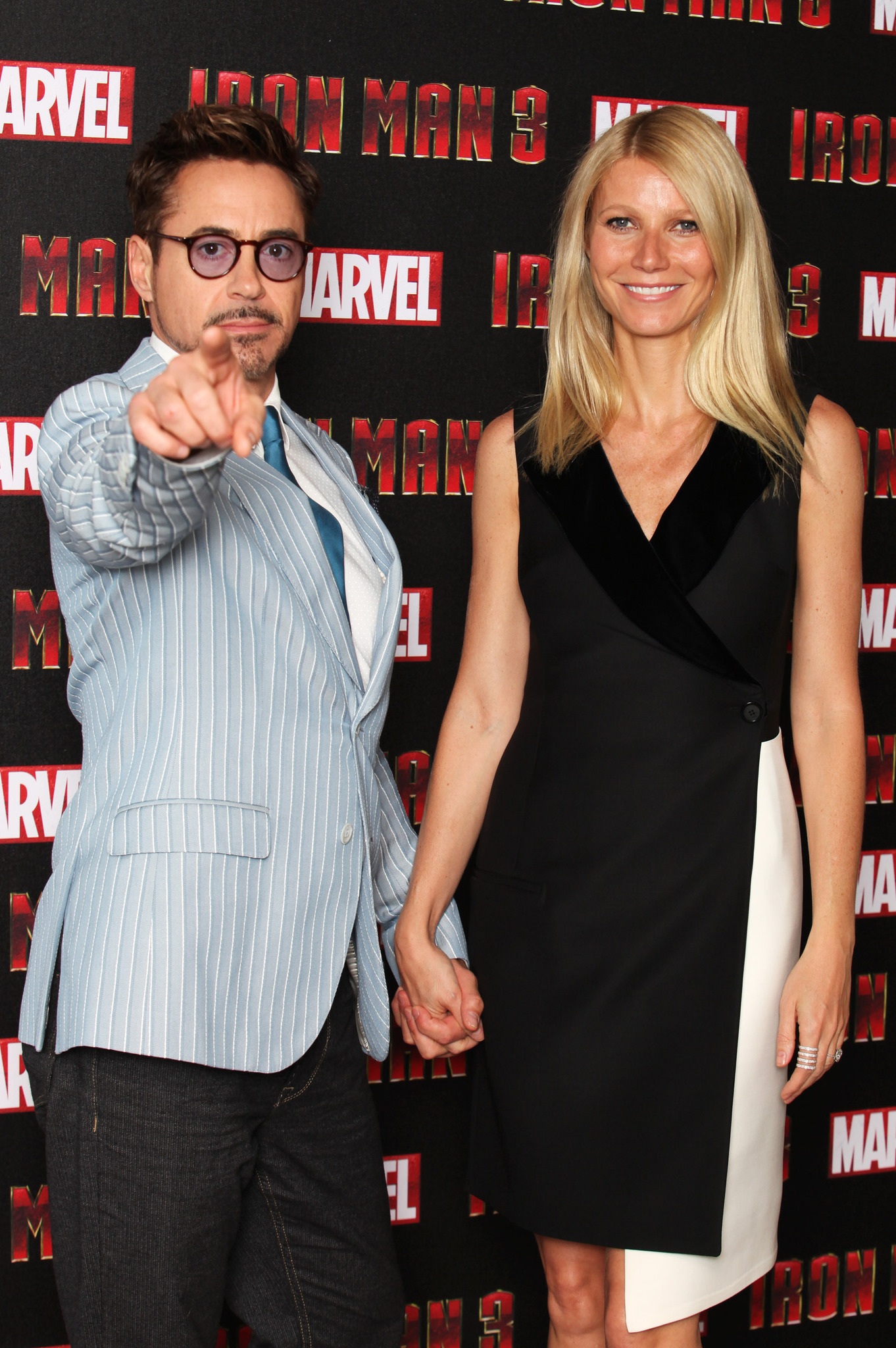 Robert Downey Jr. and Gwyneth Paltrow at event of Gelezinis zmogus 3 (2013)