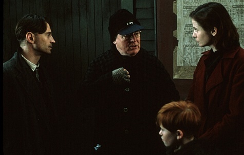 Alan Parker, Robert Carlyle and Emily Watson in Angela's Ashes (1999)