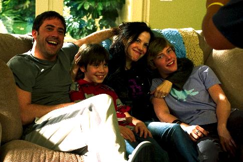 Still of Mary-Louise Parker and Alexander Gould in Weeds (2005)