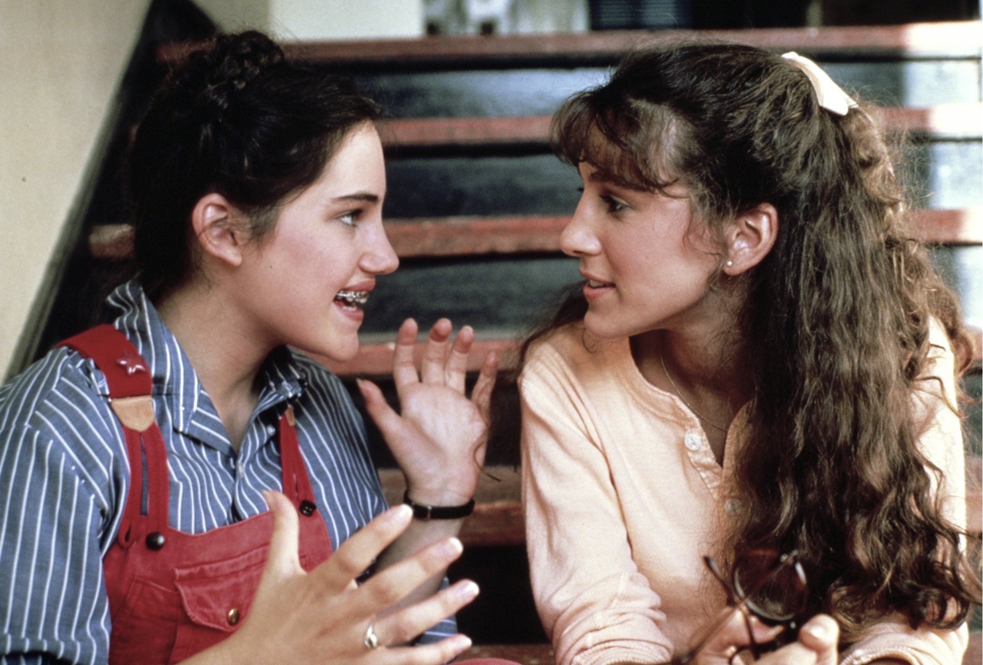 Still of Sarah Jessica Parker and Amy Linker in Square Pegs (1982)