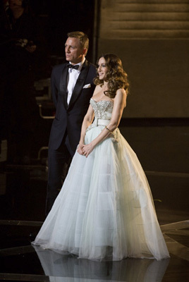 Presenters Daniel Craig (left) and Sarah Jessica Parker during the live ABC Telecast of the 81st Annual Academy Awards® from the Kodak Theatre, in Hollywood, CA Sunday, February 22, 2009.