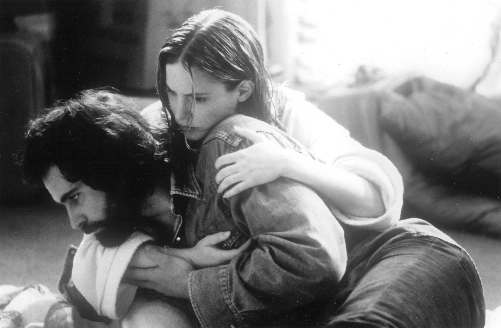 Still of Jennifer Jason Leigh and Jason Patric in Rush (1991)