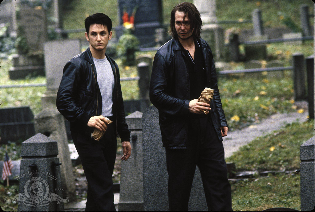 Still of Gary Oldman and Sean Penn in State of Grace (1990)