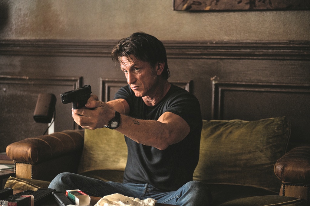 Still of Sean Penn in The Gunman (2015)
