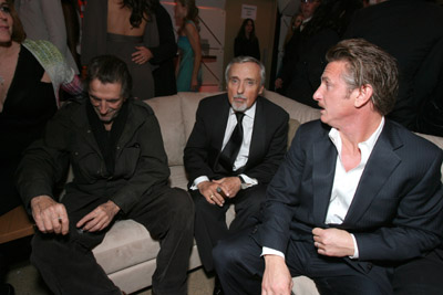 Dennis Hopper, Sean Penn and Harry Dean Stanton at event of The 79th Annual Academy Awards (2007)