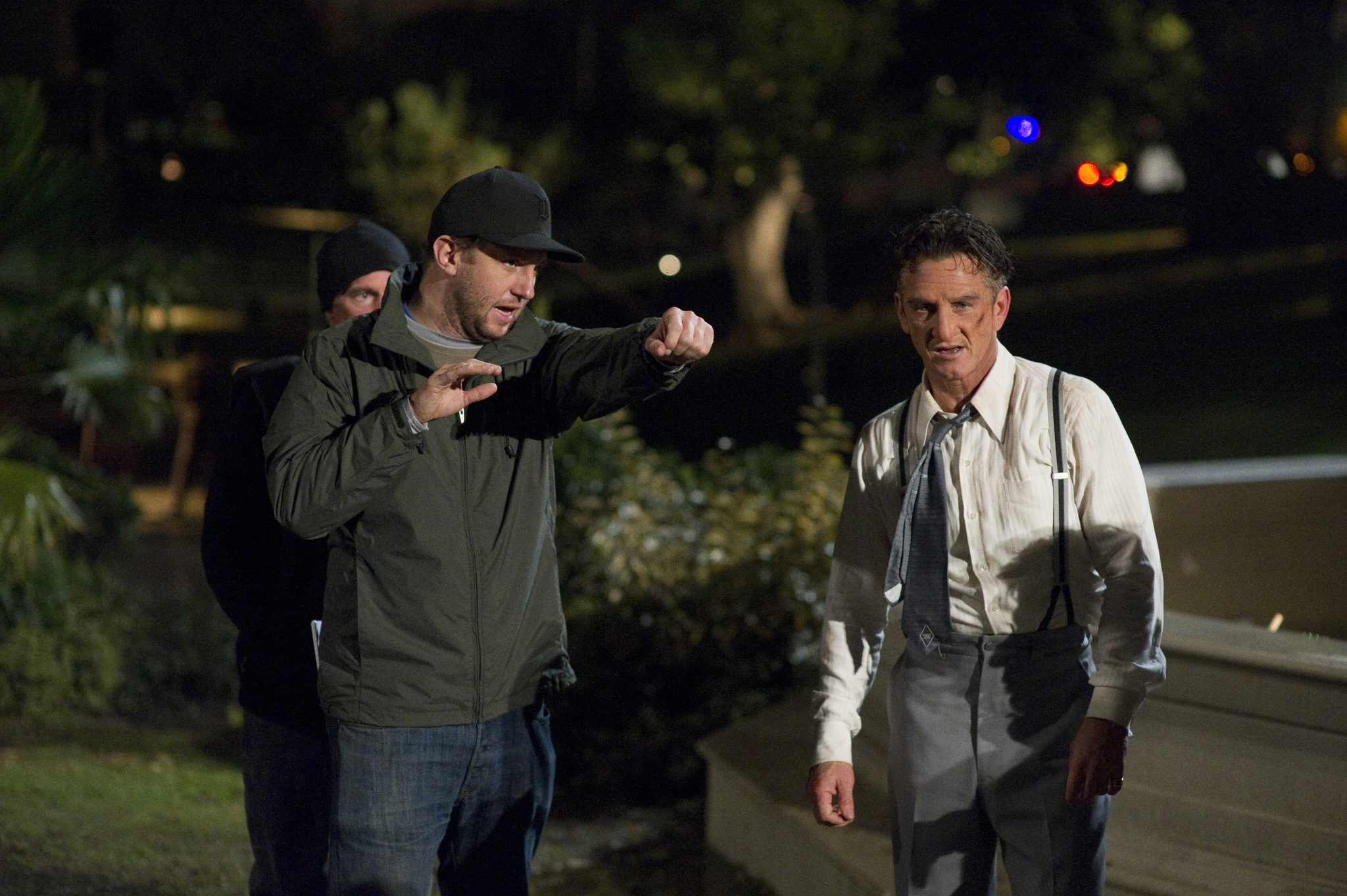 Still of Sean Penn and Ruben Fleischer in Gangsteriu medziotojai (2013)