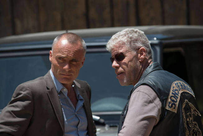 Still of Ron Perlman and Timothy V. Murphy in Sons of Anarchy (2008)