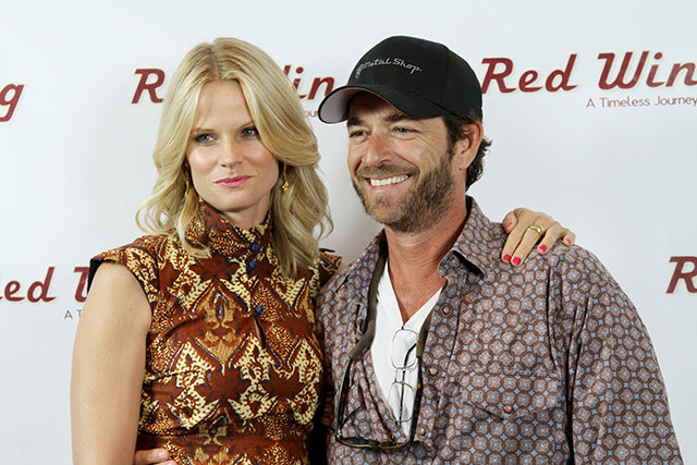 Luke Perry and Joelle Carter in Red Wing (2013)