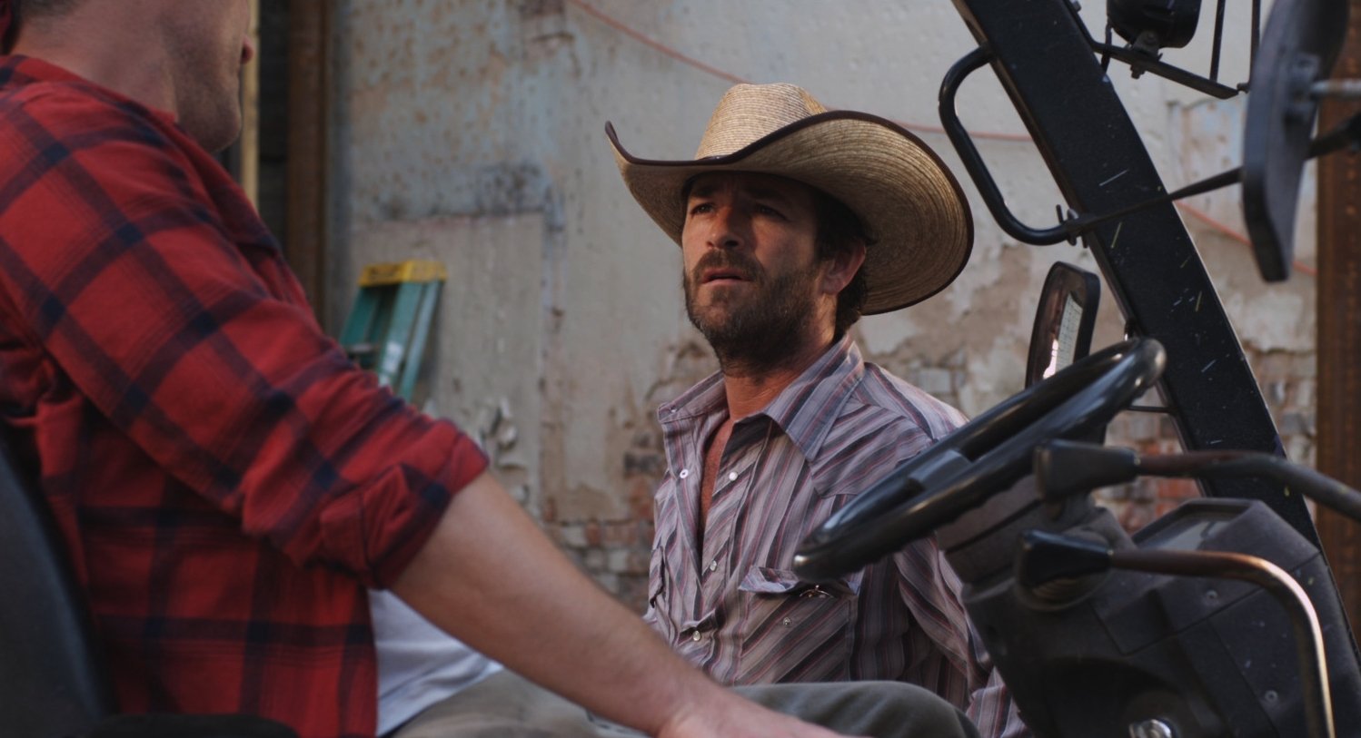 Still of Luke Perry in Red Wing (2013)