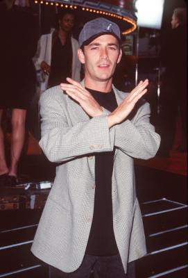 Luke Perry at event of The X Files (1998)
