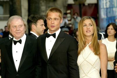 Brad Pitt, Jennifer Aniston and Wolfgang Petersen at event of Troy (2004)