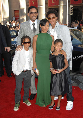 Will Smith, Jada Pinkett Smith, Jaden Smith, Trey Smith and Willow Smith at event of Hankokas (2008)