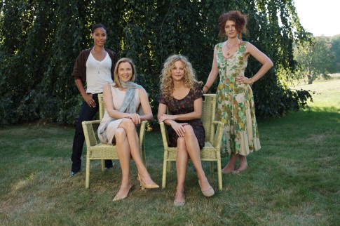 Meg Ryan, Jada Pinkett Smith, Annette Bening and Debra Messing in The Women (2008)