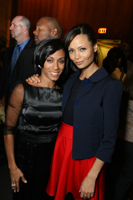 Jada Pinkett Smith and Thandie Newton at event of The Pursuit of Happyness (2006)