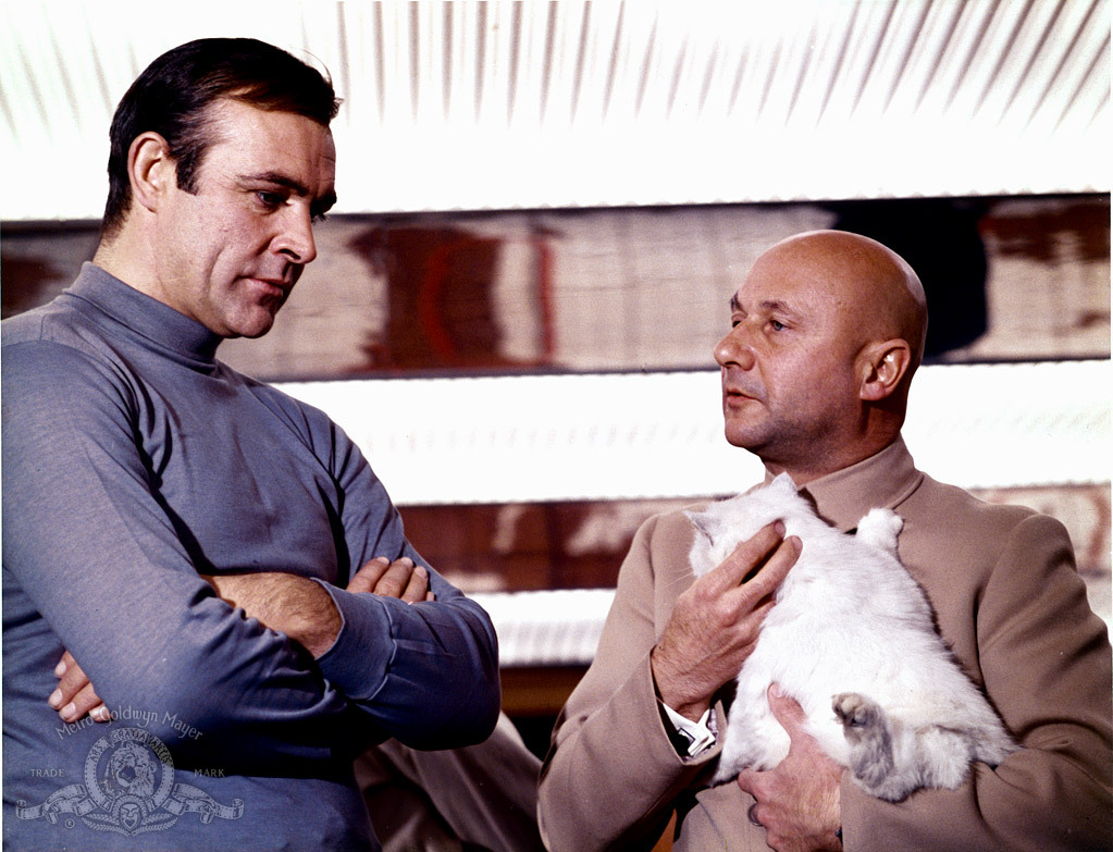 Still of Sean Connery and Donald Pleasence in Gyvenk du kartus (1967)