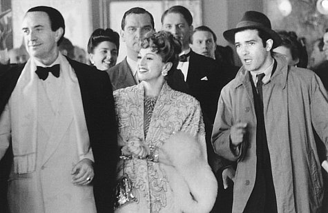 Still of Antonio Banderas, Madonna and Jonathan Pryce in Evita (1996)