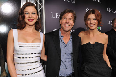 Dennis Quaid, Kate Walsh and Adrianne Palicki at event of Legionas (2010)