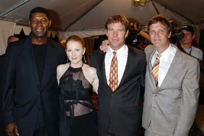 Julianne Moore, Dennis Quaid, Todd Haynes and Dennis Haysbert at event of Far from Heaven (2002)