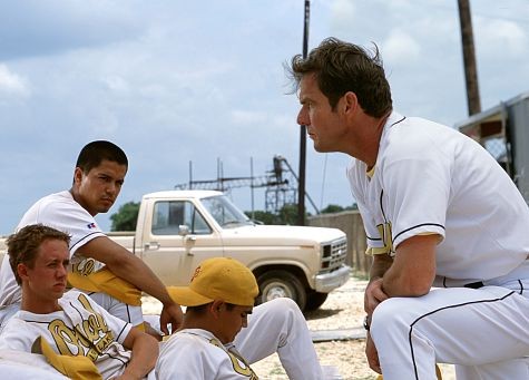 Still of Dennis Quaid, Jay Hernandez and Chad Lindberg in The Rookie (2002)