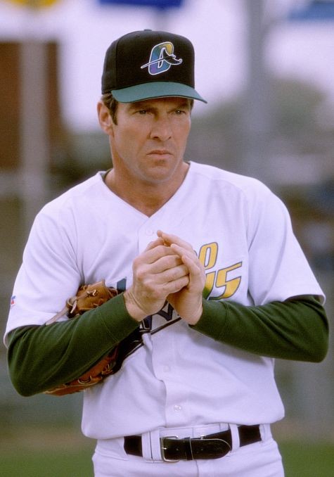 Still of Dennis Quaid in The Rookie (2002)