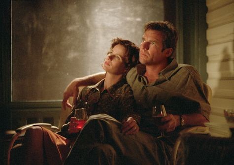 Still of Dennis Quaid and Rachel Griffiths in The Rookie (2002)