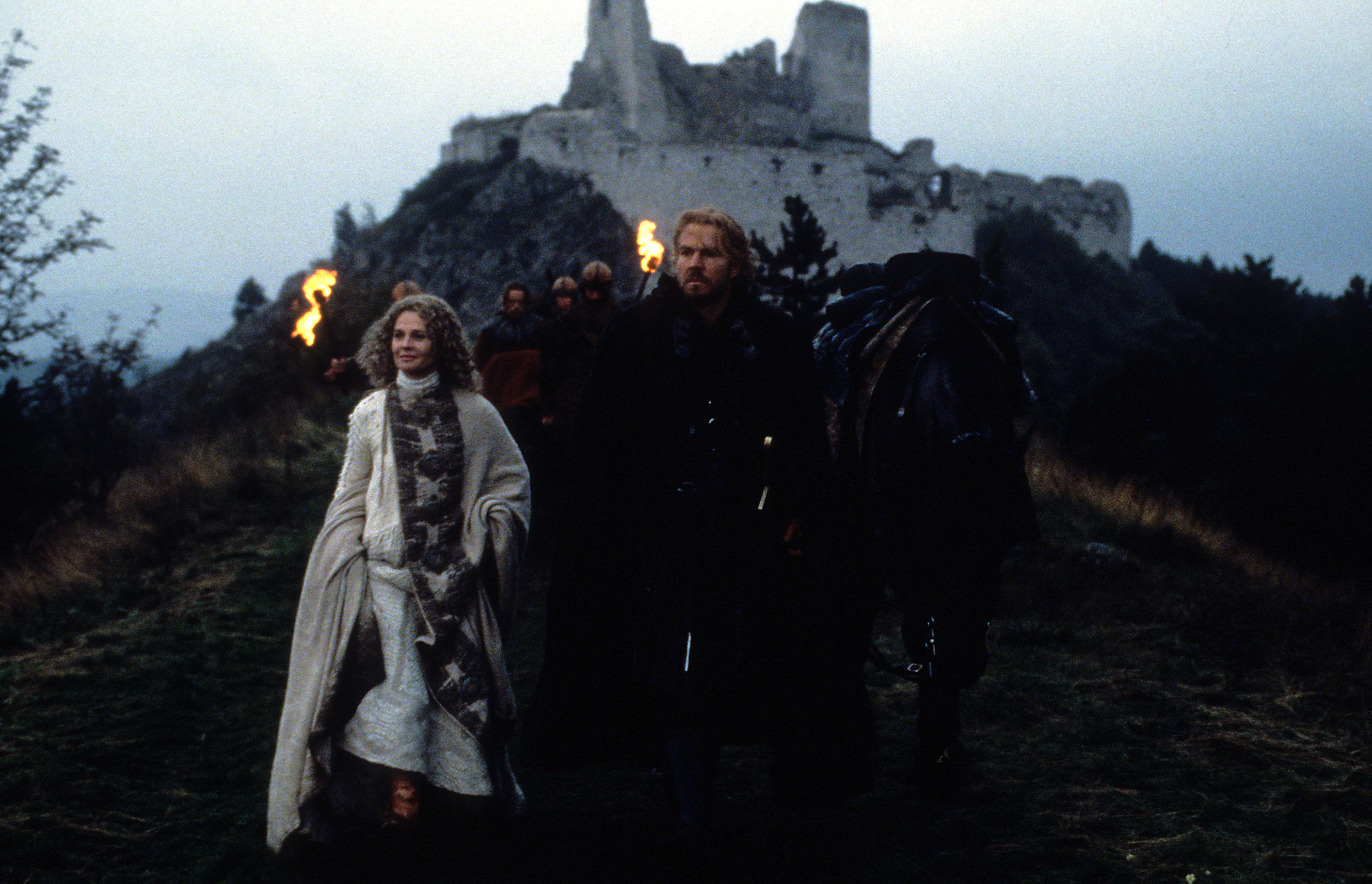 Still of Dennis Quaid and Julie Christie in DragonHeart (1996)