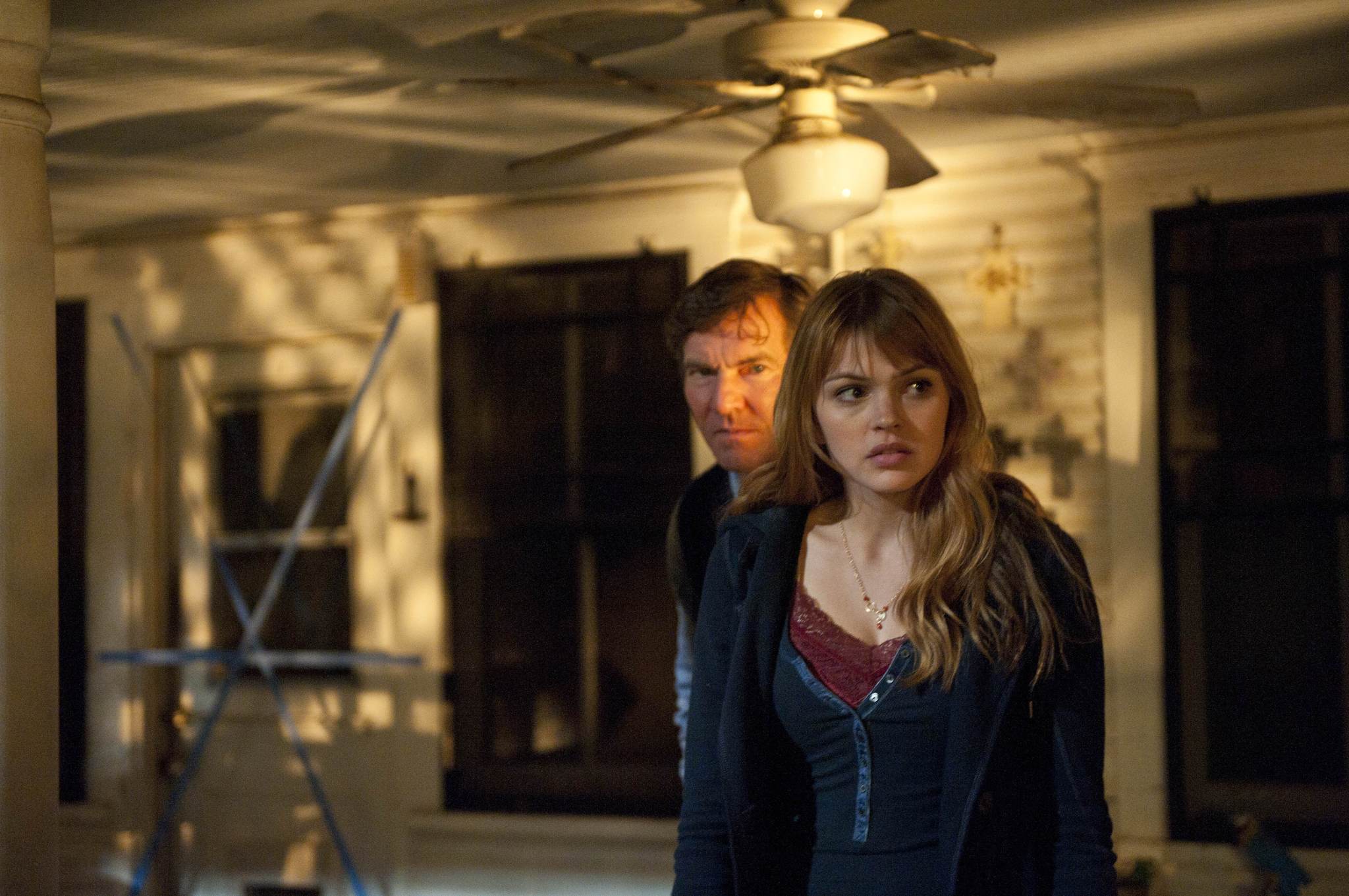Still of Dennis Quaid and Aimee Teegarden in Beneath the Darkness (2011)