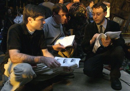 Sam Raimi, Ozzy Inguanzo and Anthony Zierhut in Zmogus voras 2 (2004)