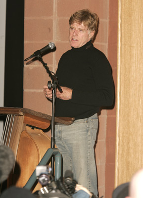Robert Redford at event of Happy Endings (2005)