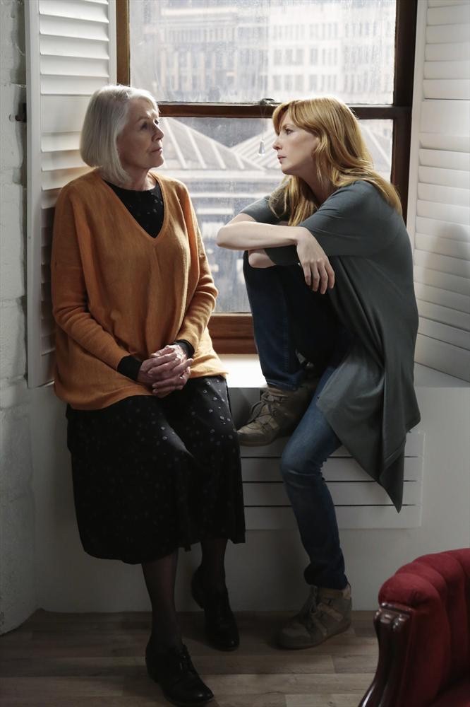 Still of Vanessa Redgrave and Kelly Reilly in Black Box (2014)