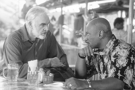 Still of Sean Connery and Ving Rhames in Entrapment (1999)