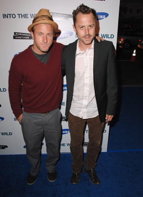 Giovanni Ribisi and Scott Caan at event of Into the Wild (2007)