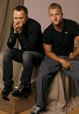 Giovanni Ribisi and Scott Caan at event of The Dog Problem (2006)