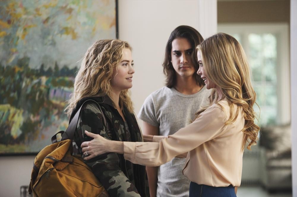 Still of Denise Richards, Avan Jogia and Maddie Hasson in Twisted (2013)