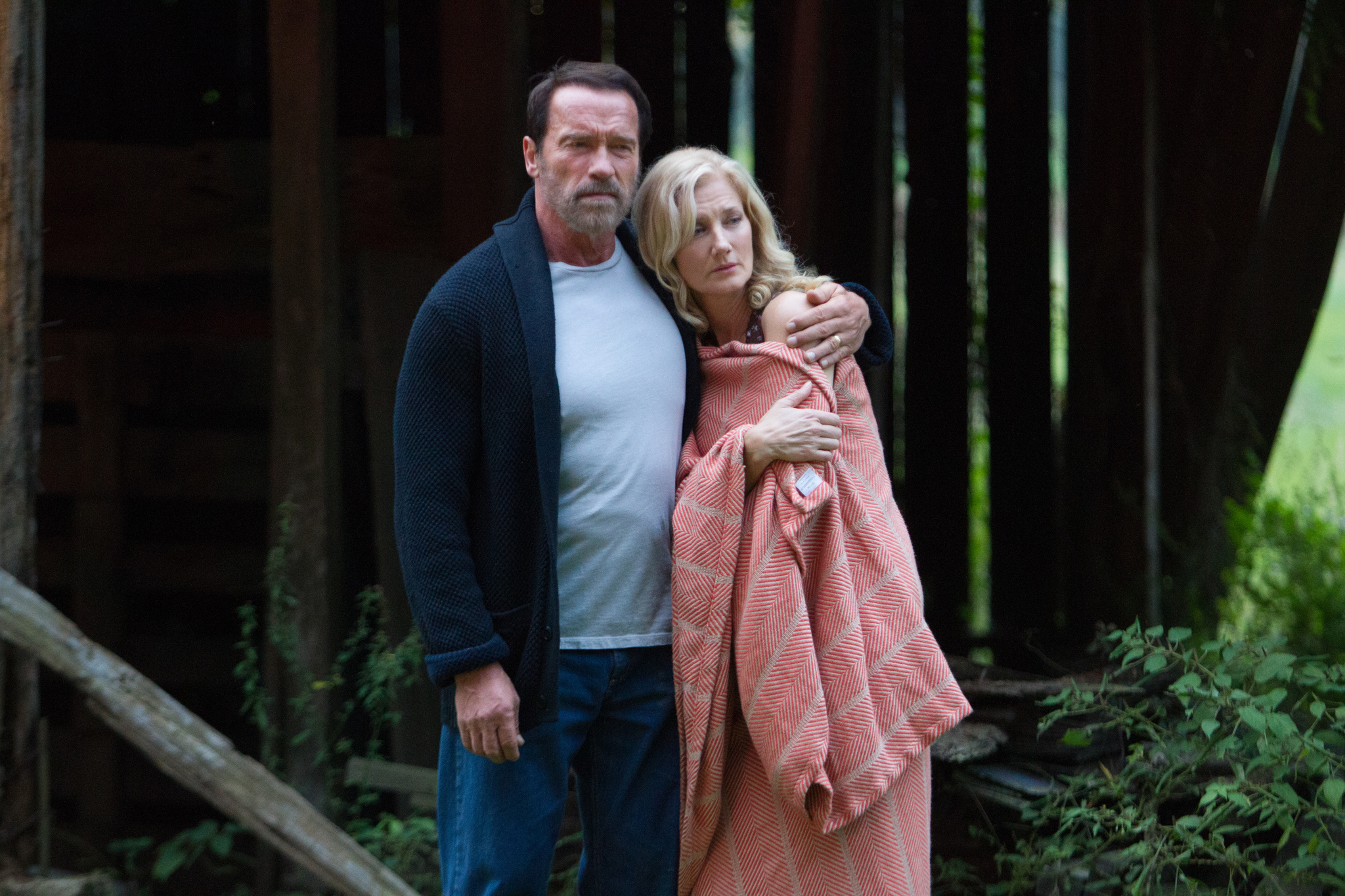 Still of Arnold Schwarzenegger and Joely Richardson in Maggie (2015)