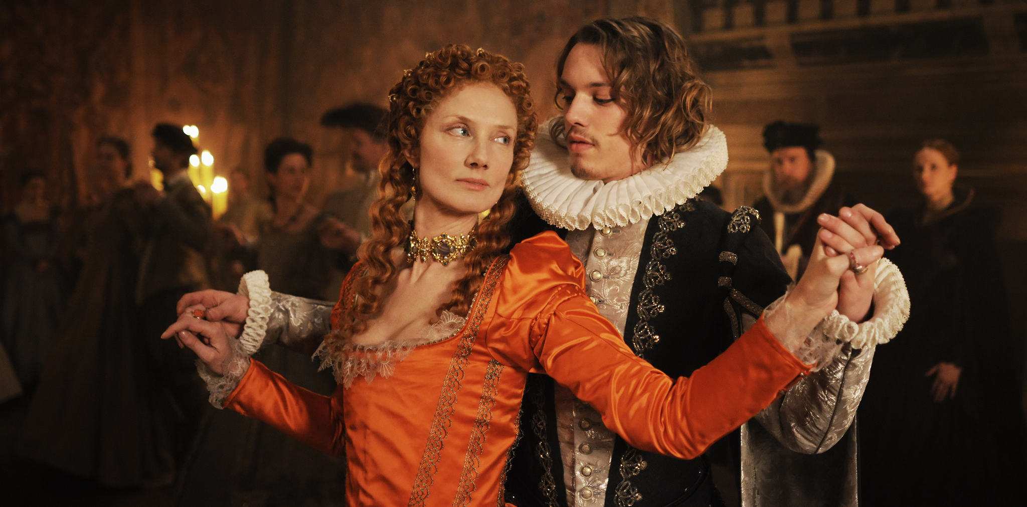 Still of Joely Richardson and Jamie Campbell Bower in Anonimas (2011)