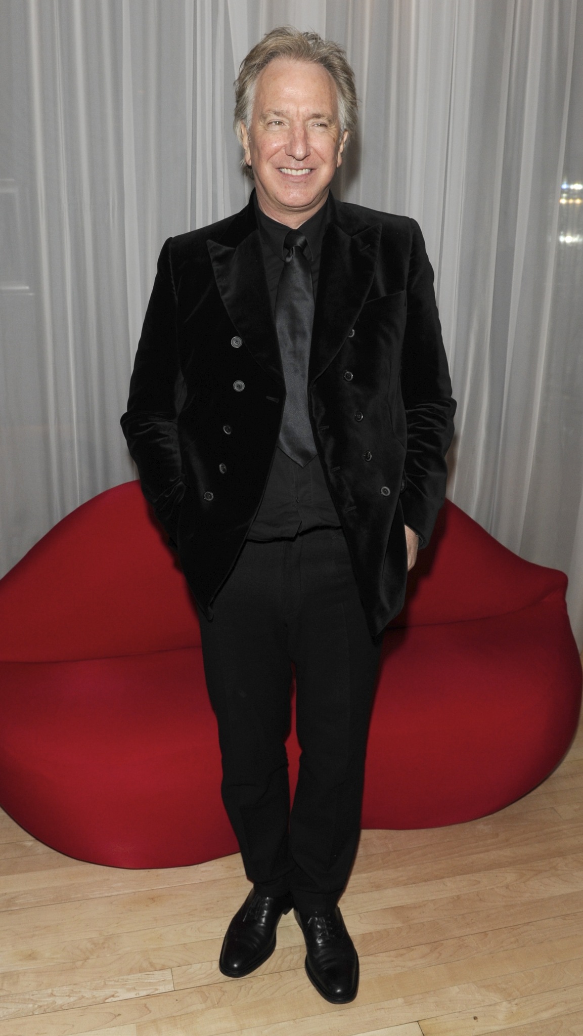 Alan Rickman at event of Alisa stebuklu salyje (2010)