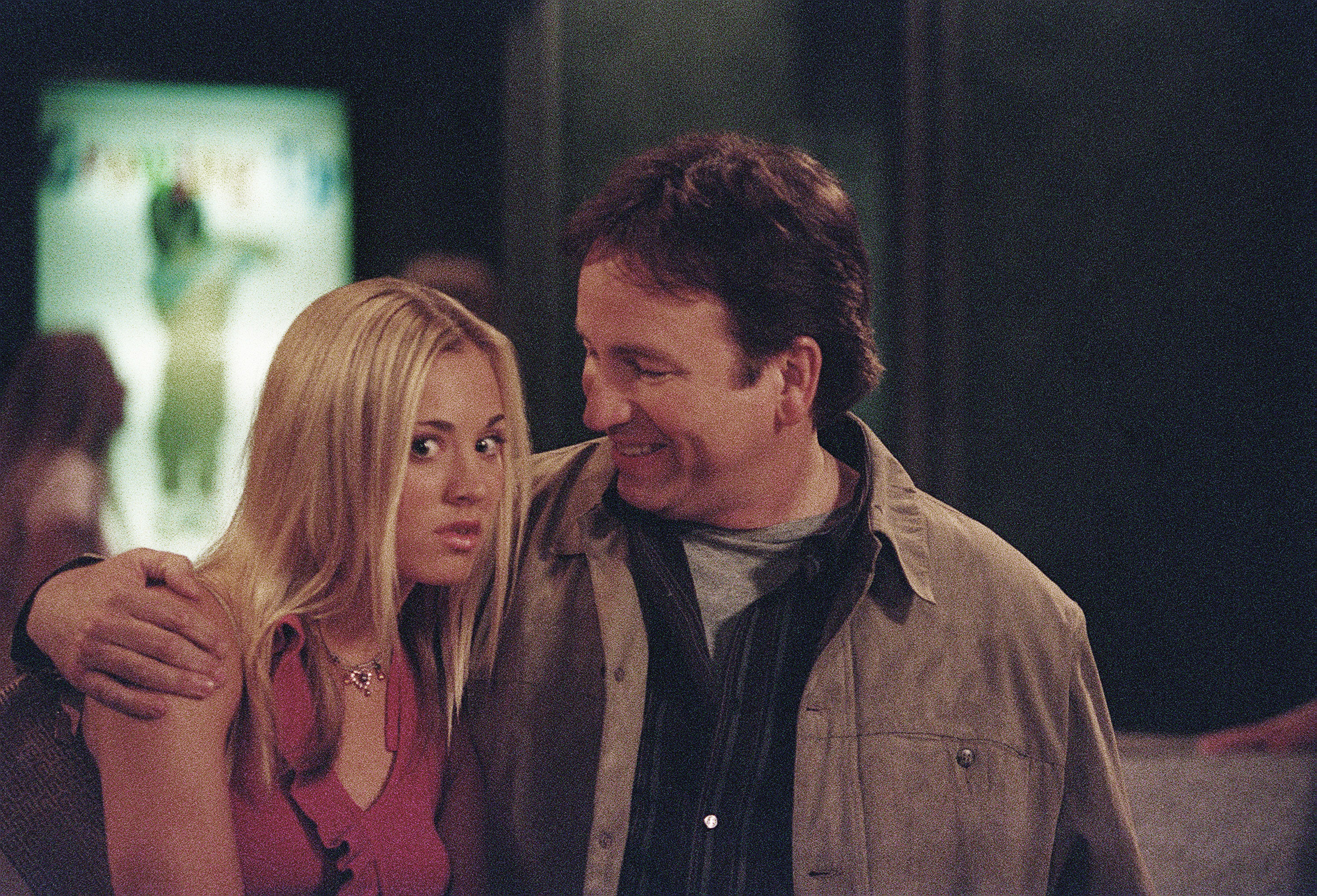 Still of John Ritter and Kaley Cuoco-Sweeting in 8 Simple Rules... for Dating My Teenage Daughter (2002)