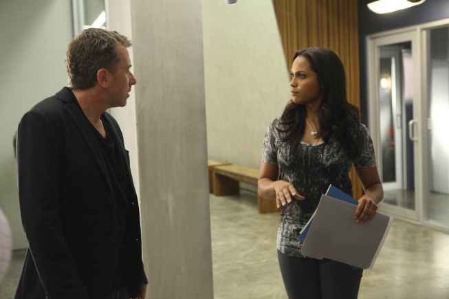 Still of Tim Roth and Monica Raymund in Melo teorija (2009)